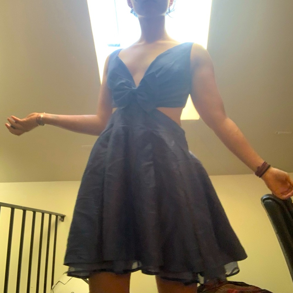 Gorgeous 100% Silk Blue Cut-Out Cocktail Dress from Bebe, size 4